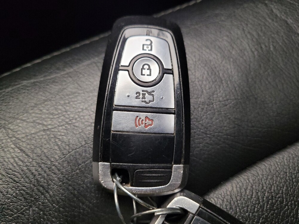 2019 Ford Fusion in Montclair, CA 91763 - 18110624 32