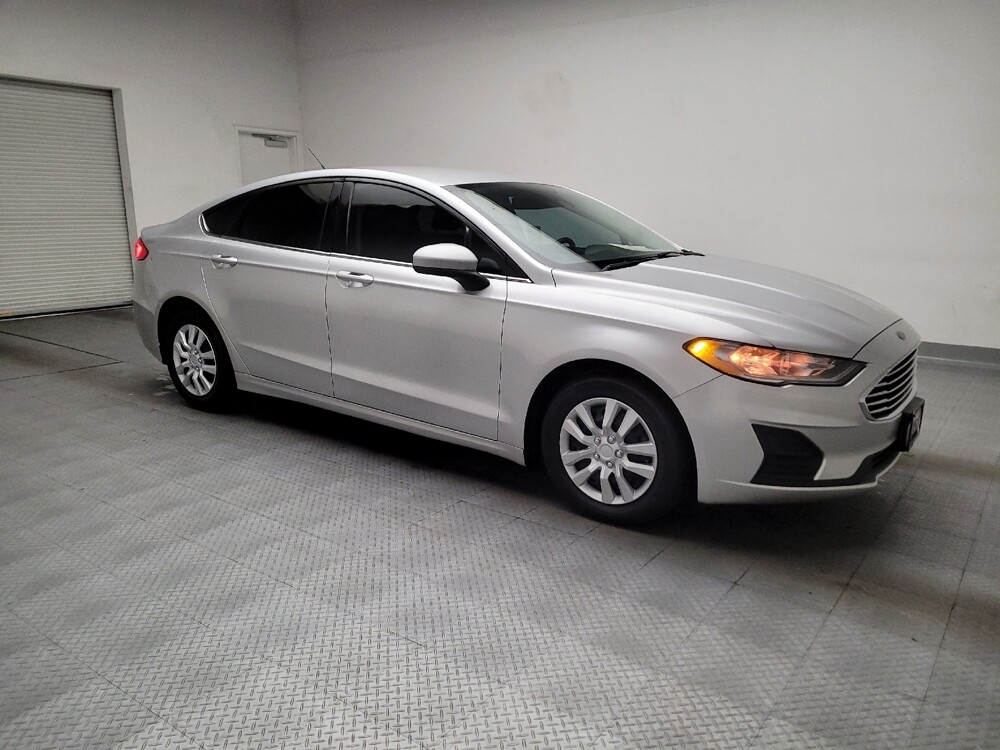 2019 Ford Fusion in Montclair, CA 91763 - 18110624 11