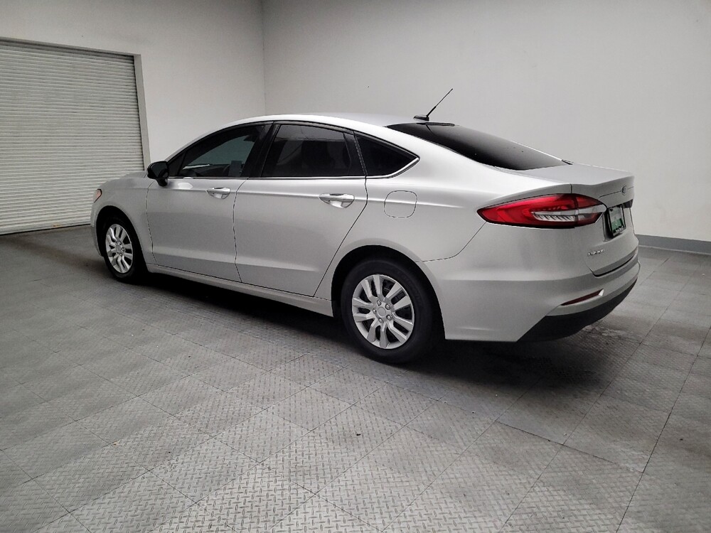 2019 Ford Fusion in Montclair, CA 91763 - 18110624 3