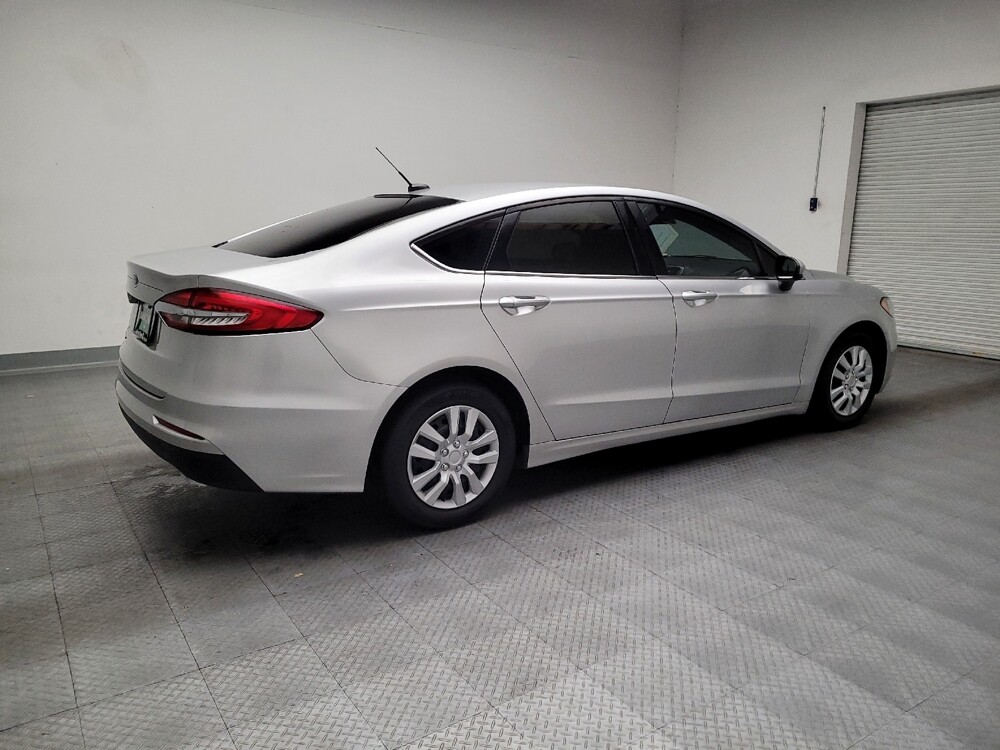 2019 Ford Fusion in Montclair, CA 91763 - 18110624 10