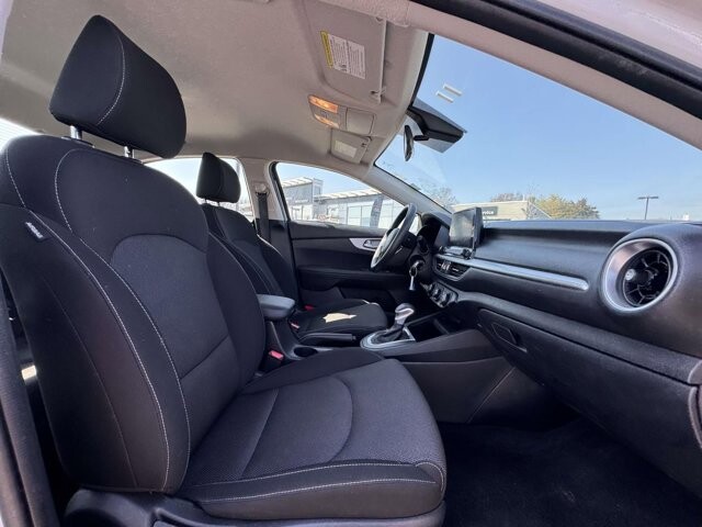 2024 Kia Forte in Winchester, VA 22602 - 18110653 9