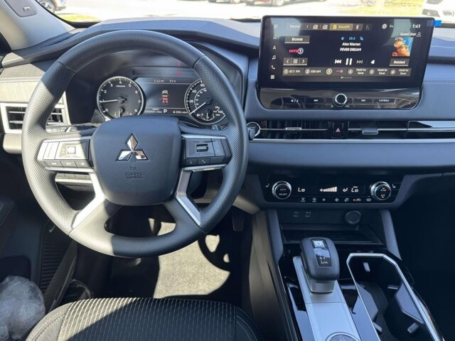 2026 Mitsubishi Outlander in Winchester, VA 22602 - 18110654 15