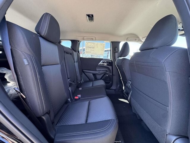 2026 Mitsubishi Outlander in Winchester, VA 22602 - 18110654 11