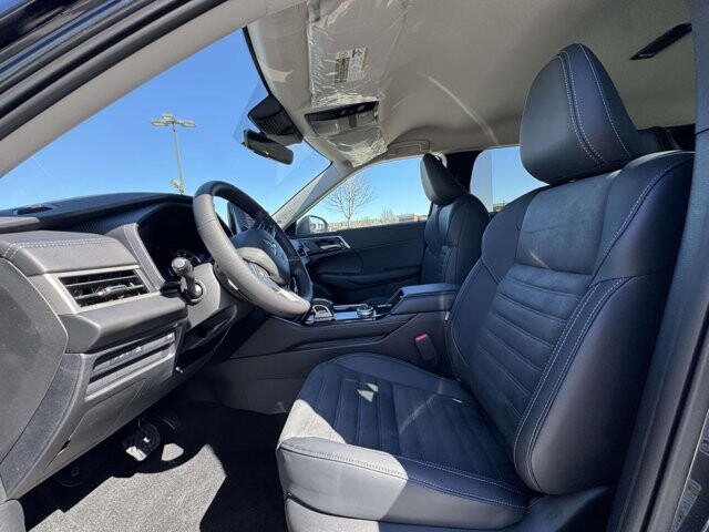 2026 Mitsubishi Outlander in Winchester, VA 22602 - 18110657 14