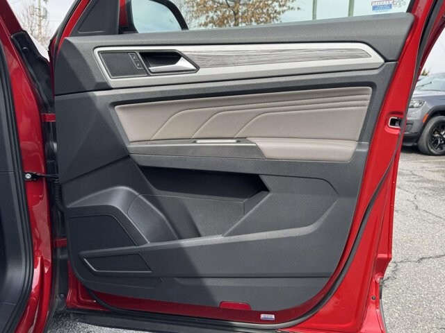 2023 Volkswagen Atlas in Winchester, VA 22602 - 18110658 8
