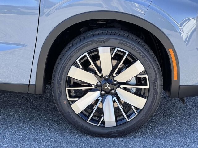 2026 Mitsubishi Outlander in Winchester, VA 22602 - 18110659 7