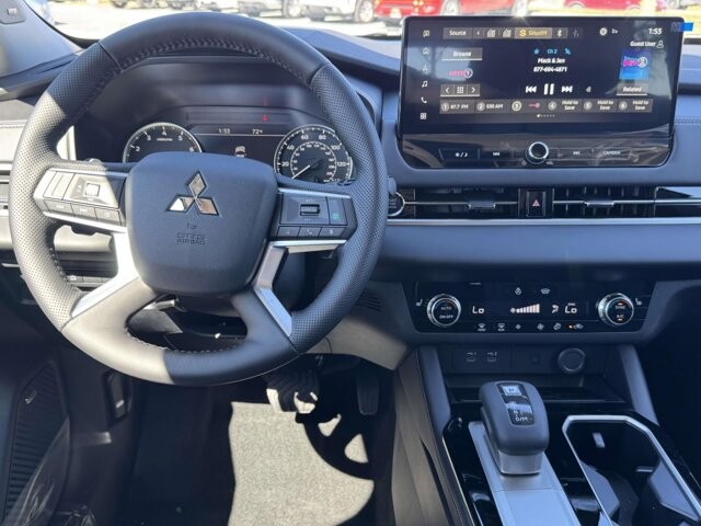 2026 Mitsubishi Outlander in Winchester, VA 22602 - 18110659 15