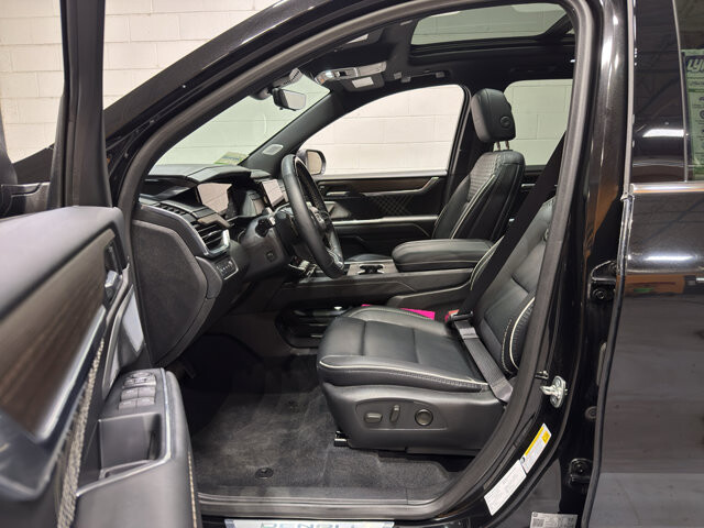 2024 GMC Acadia in Burlington, WI 53105 - 18110663 16