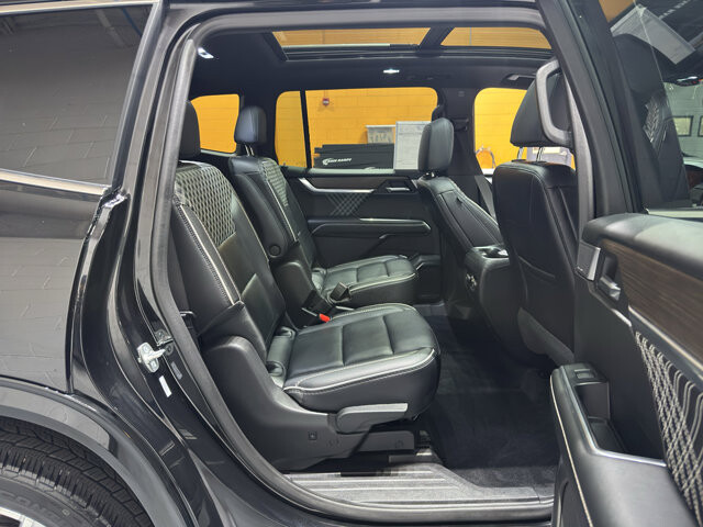 2024 GMC Acadia in Burlington, WI 53105 - 18110663 21