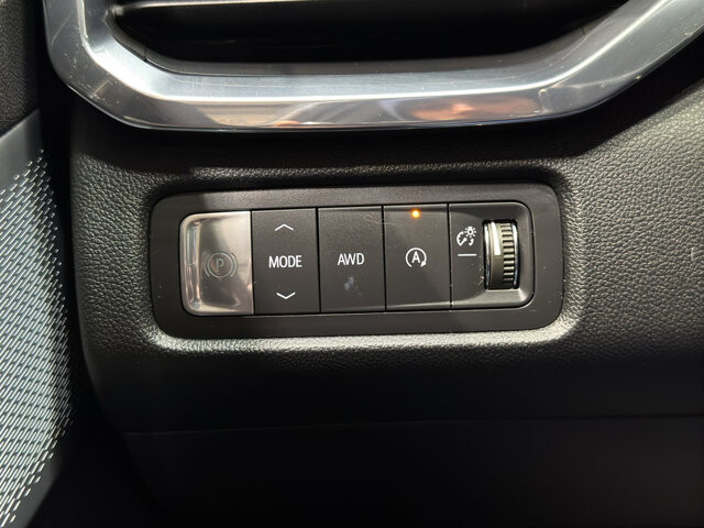 2024 GMC Acadia in Burlington, WI 53105 - 18110663 34