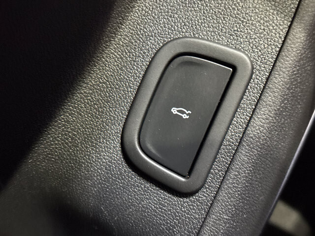 2024 GMC Acadia in Burlington, WI 53105 - 18110663 37