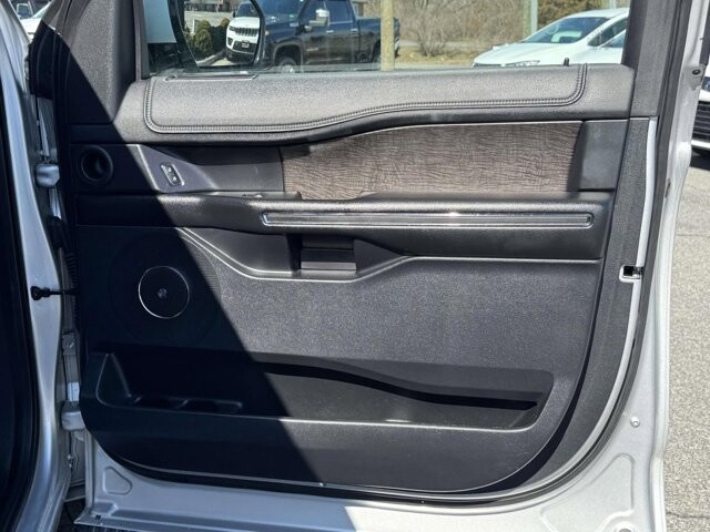 2019 Ford Expedition Max in Winchester, VA 22602 - 18110675 8