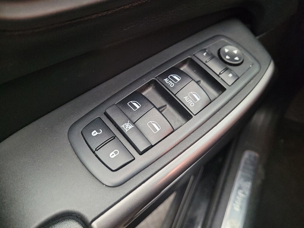 2019 Jeep Cherokee in Downey, CA 90241 - 18110683 27