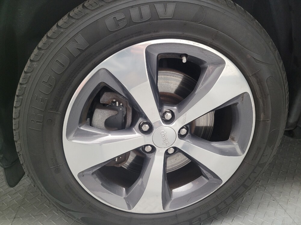 2019 Jeep Cherokee in Downey, CA 90241 - 18110683 31