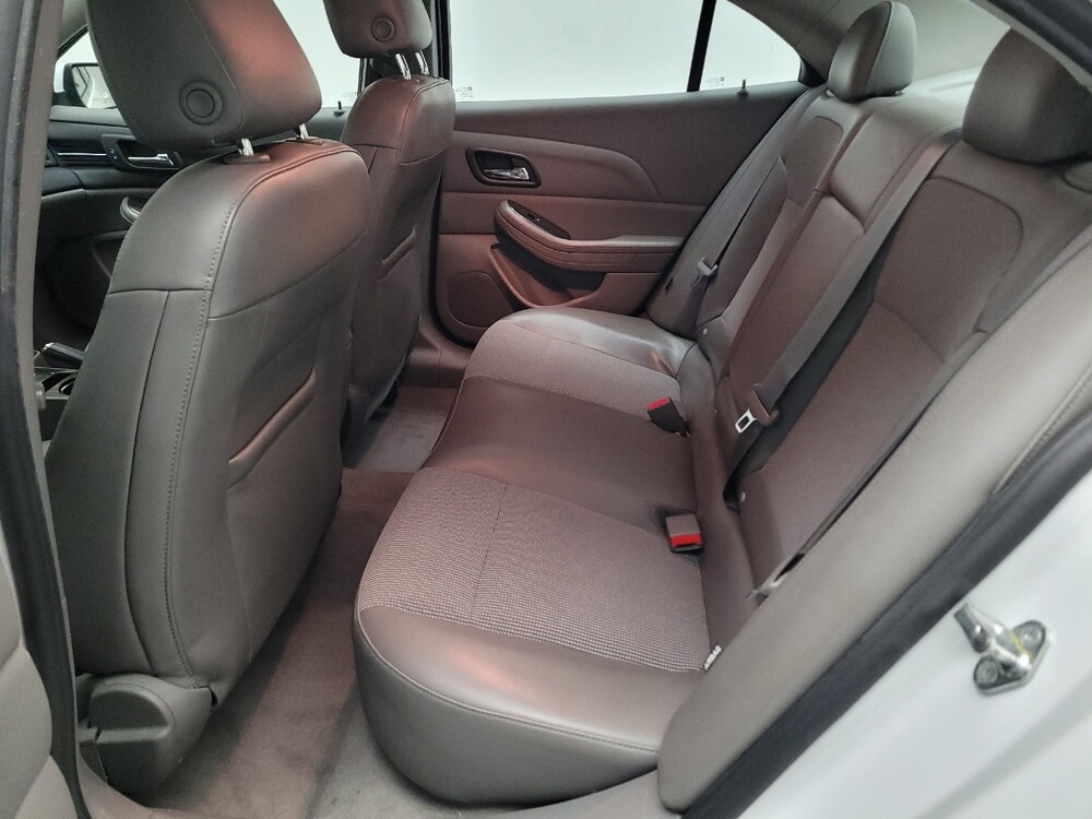 2016 Chevrolet Malibu in Riverside, CA 92504 - 18110685 18