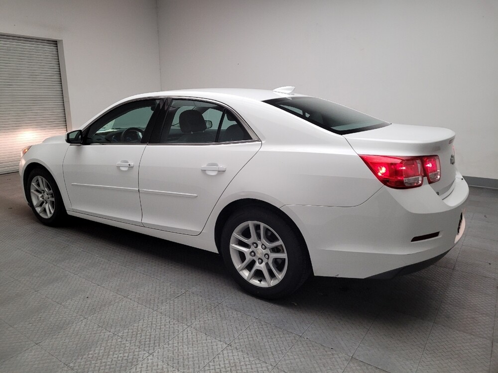 2016 Chevrolet Malibu in Riverside, CA 92504 - 18110685 3