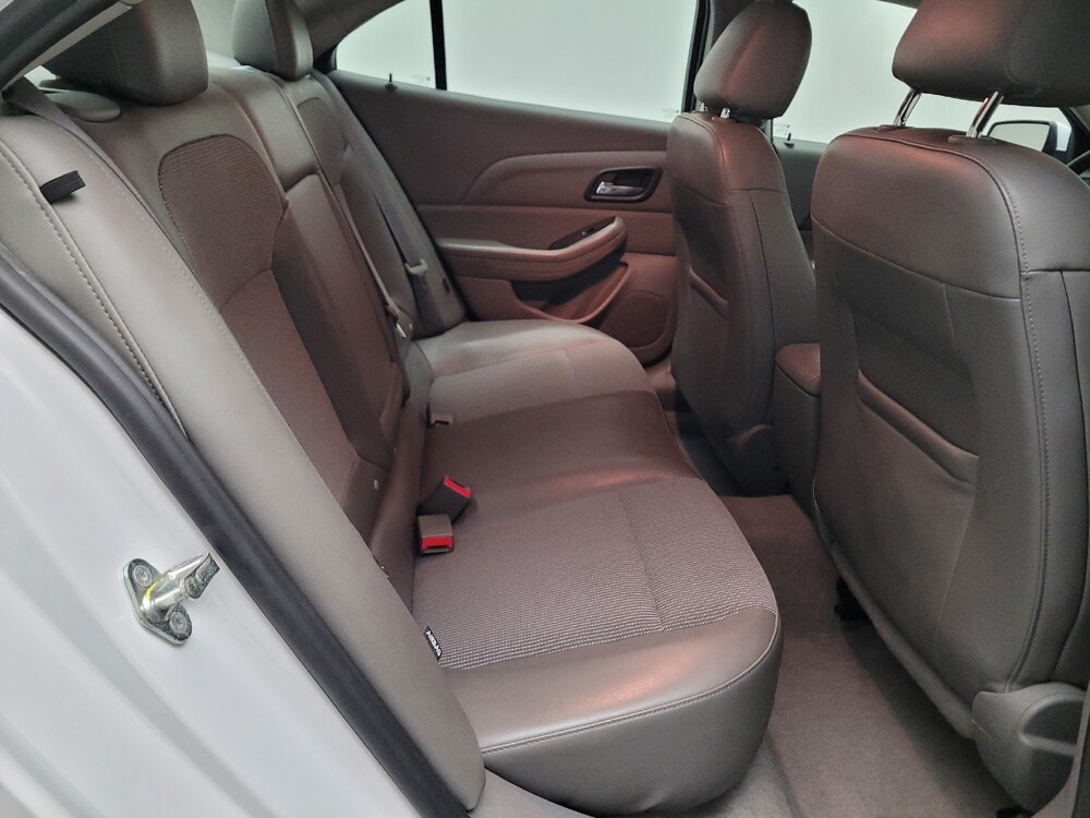 2016 Chevrolet Malibu in Riverside, CA 92504 - 18110685 19