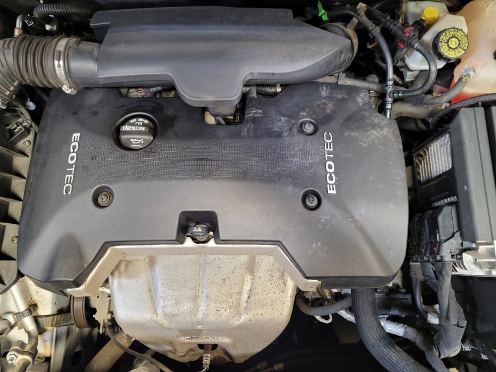 2016 Chevrolet Malibu in Riverside, CA 92504 - 18110685 30