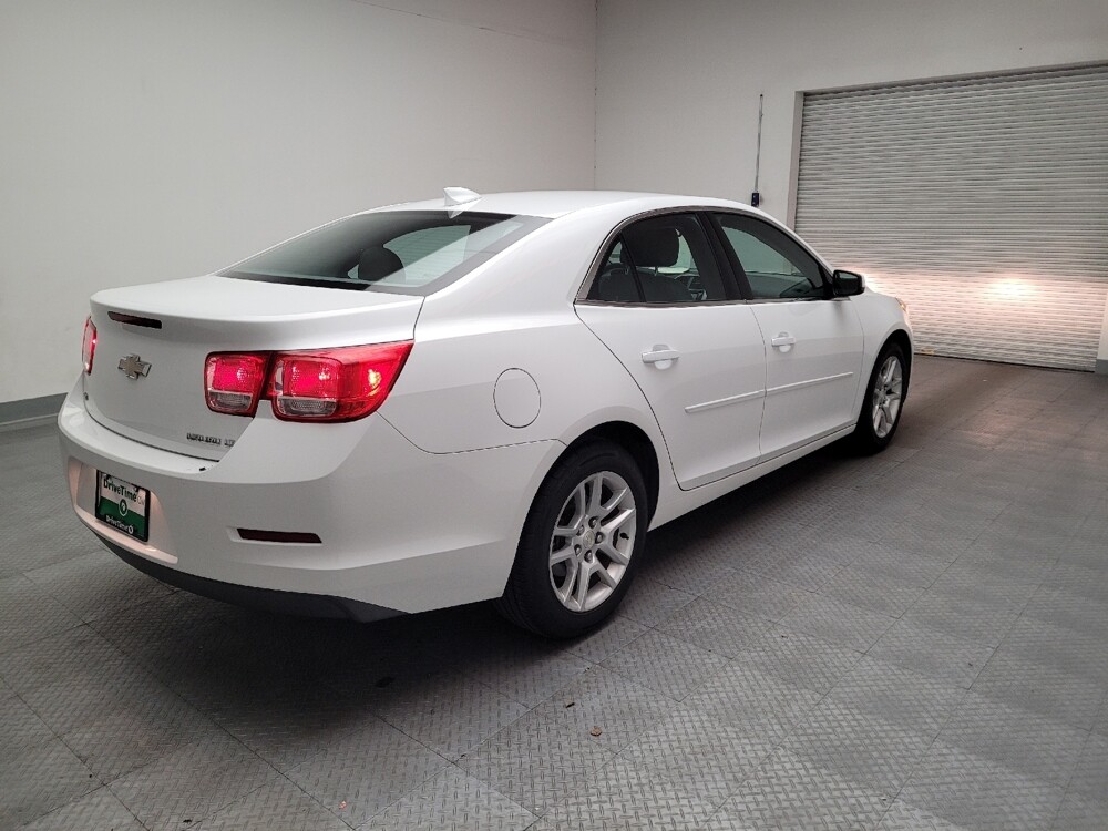 2016 Chevrolet Malibu in Riverside, CA 92504 - 18110685 9