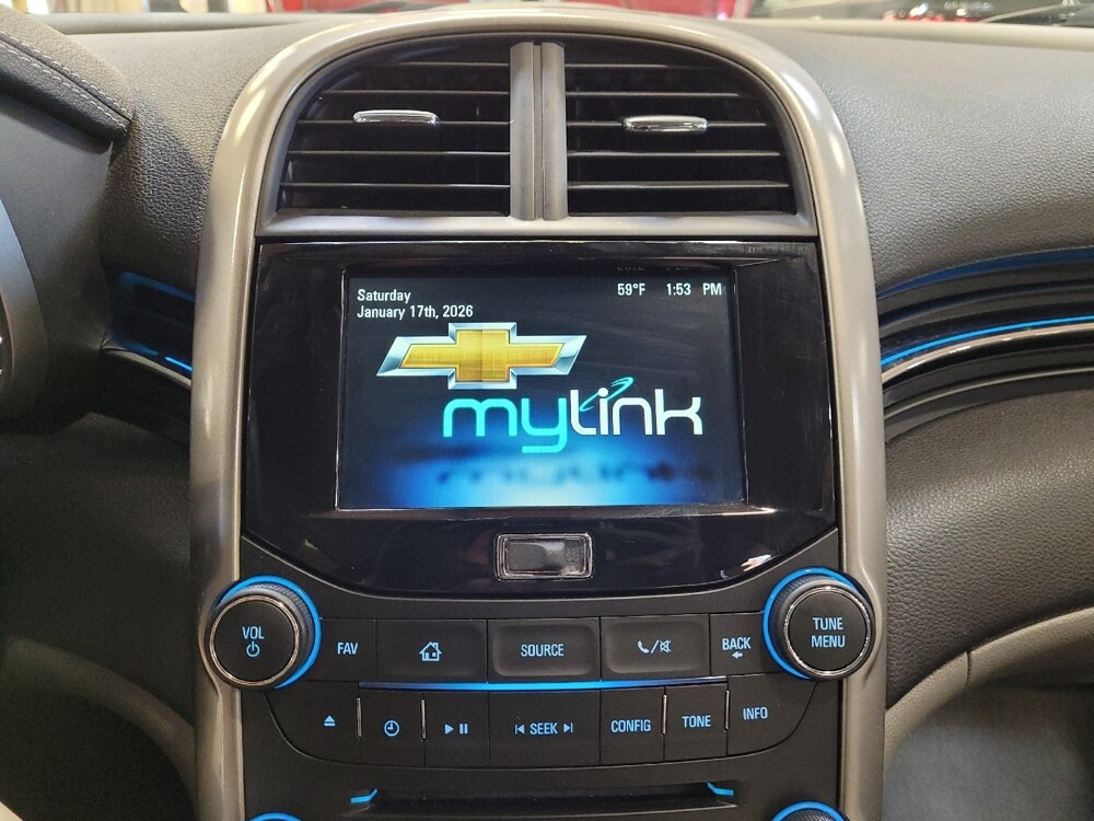 2016 Chevrolet Malibu in Riverside, CA 92504 - 18110685 25