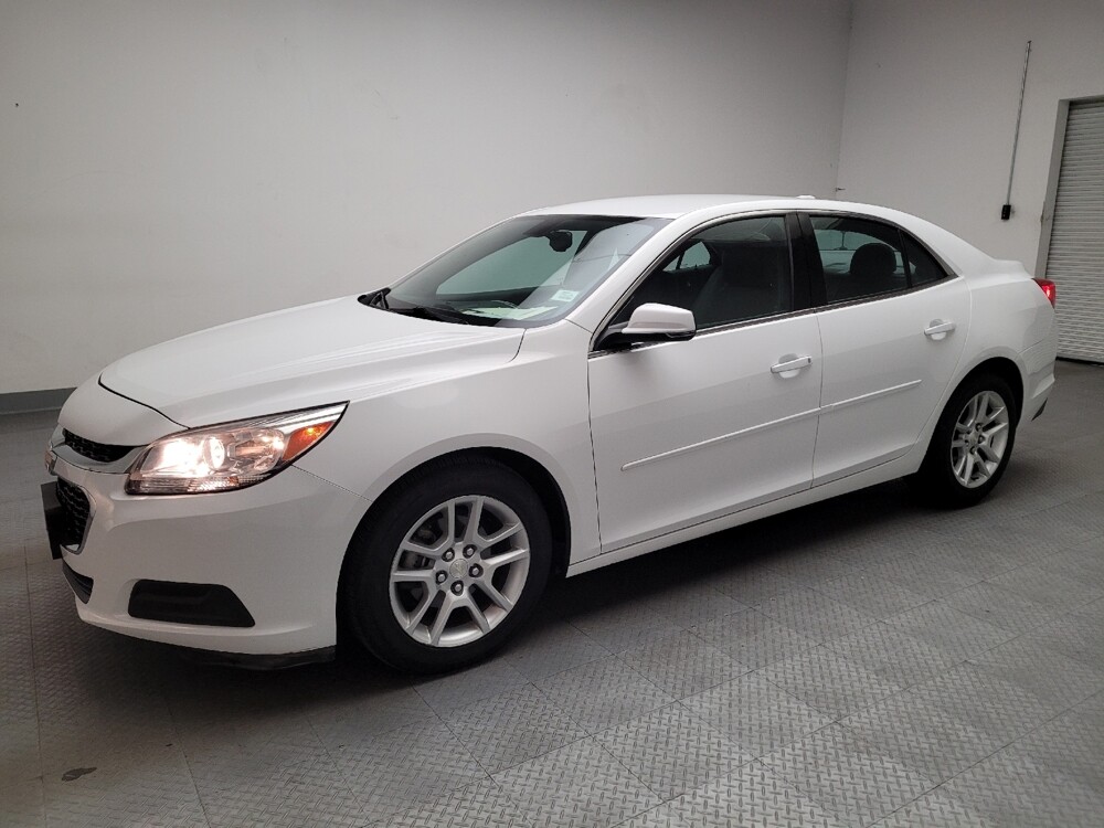 2016 Chevrolet Malibu in Riverside, CA 92504 - 18110685 2