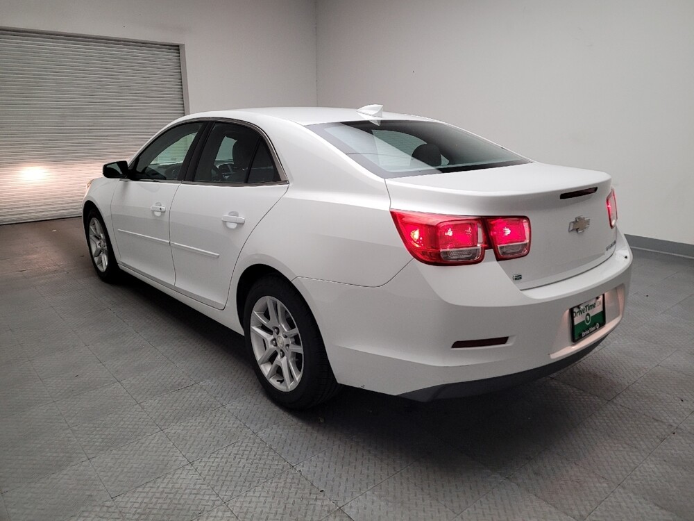 2016 Chevrolet Malibu in Riverside, CA 92504 - 18110685 5