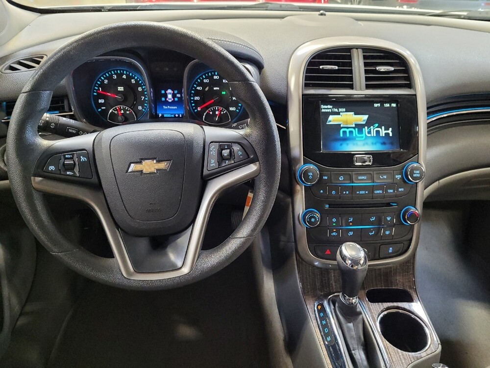 2016 Chevrolet Malibu in Riverside, CA 92504 - 18110685 22