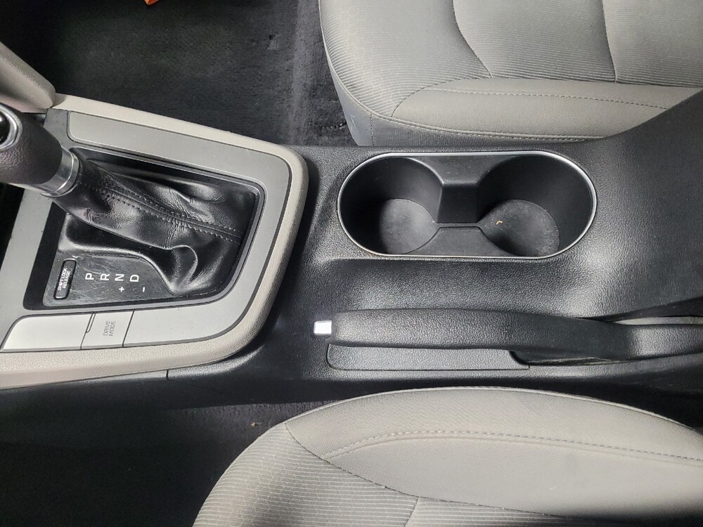 2017 Hyundai Elantra in Macon, GA 31210 - 18110694 26