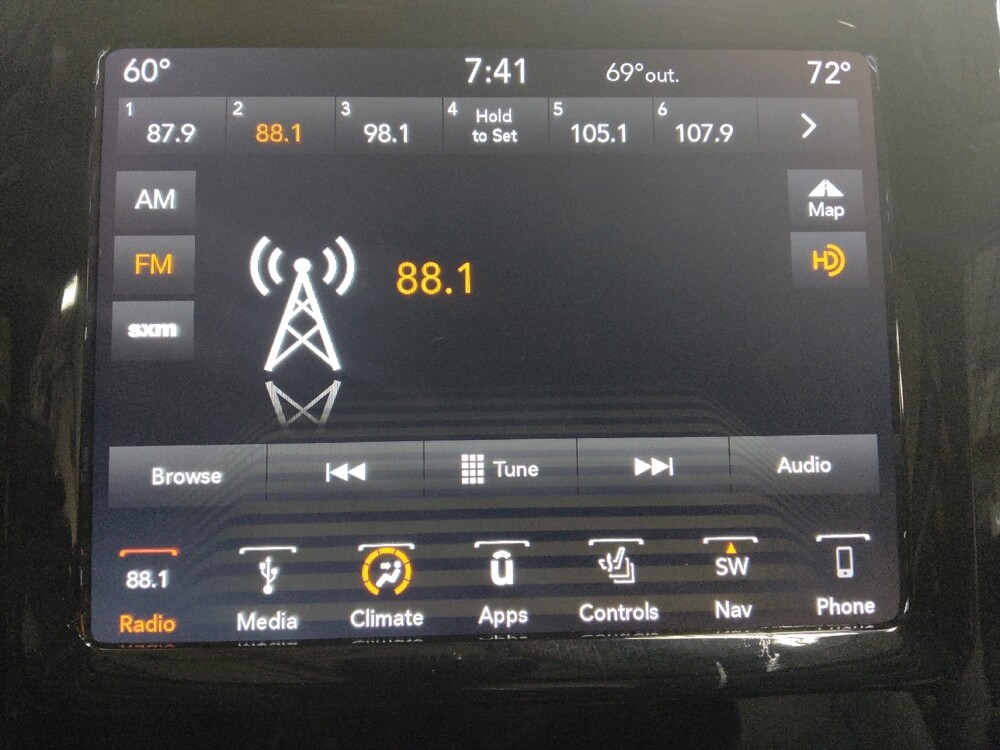 2019 Jeep Cherokee in Union City, GA 30291 - 18110703 25