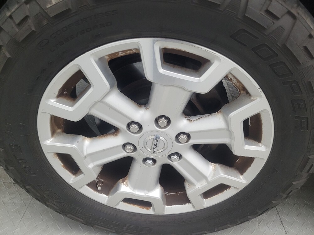 2017 Nissan Titan in Knoxville, TN 37923 - 18110727 31