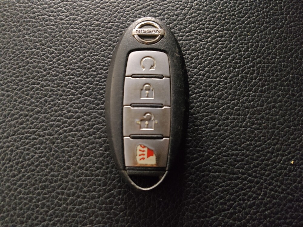 2017 Nissan Titan in Knoxville, TN 37923 - 18110727 32