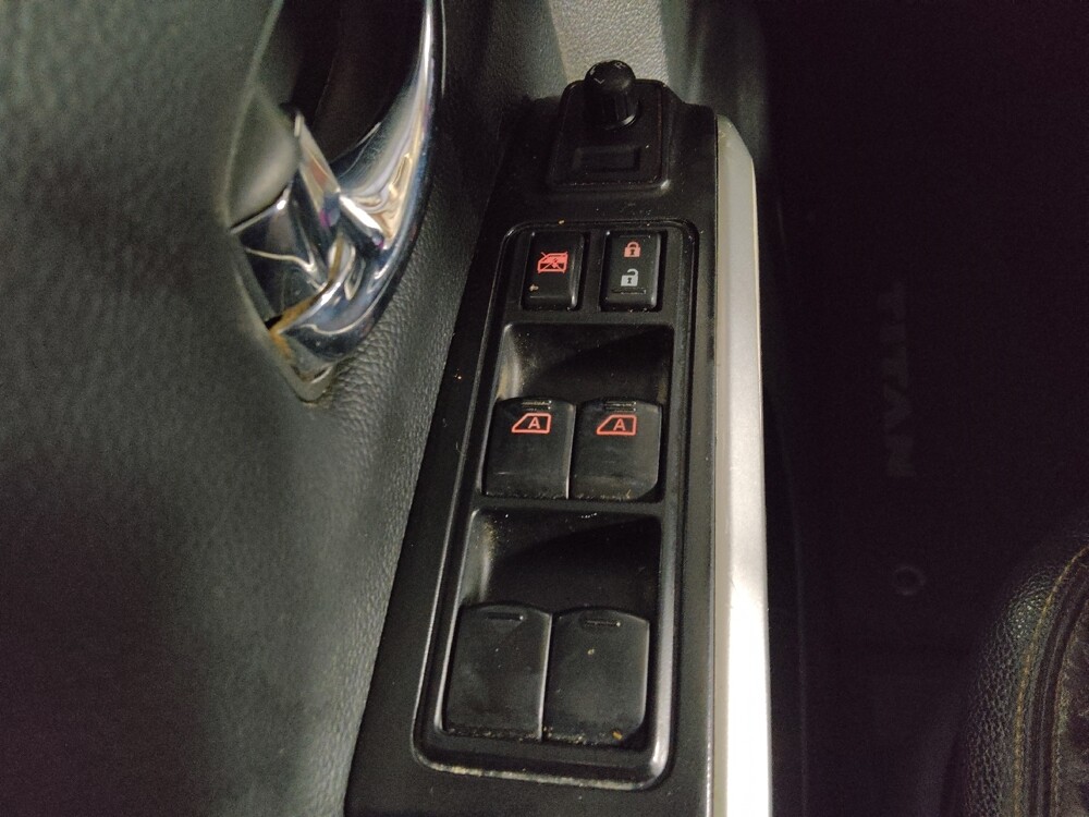 2017 Nissan Titan in Knoxville, TN 37923 - 18110727 27