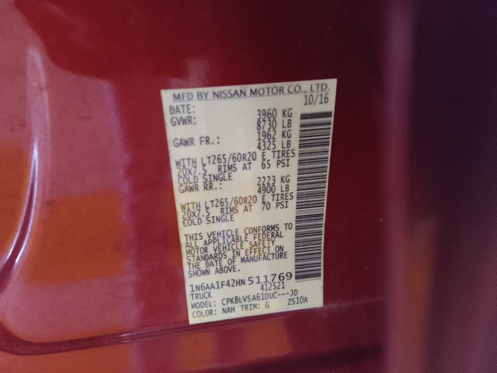2017 Nissan Titan in Knoxville, TN 37923 - 18110727 33