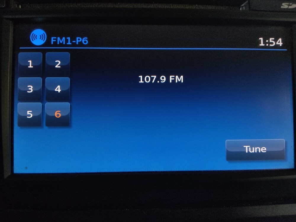 2017 Nissan Titan in Knoxville, TN 37923 - 18110727 25