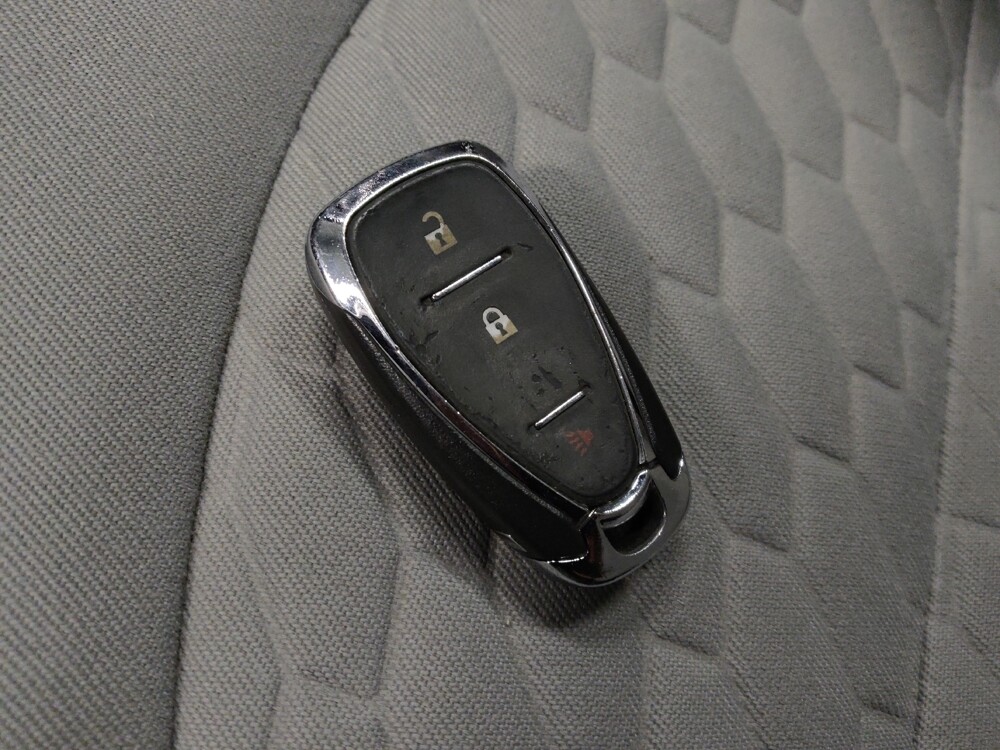 2019 Chevrolet Equinox in Phoenix, AZ 85015 - 18110765 32