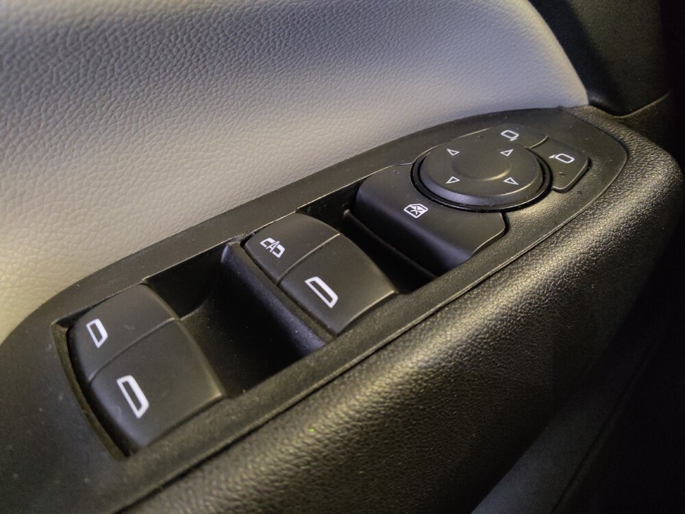 2019 Chevrolet Equinox in Phoenix, AZ 85015 - 18110765 27