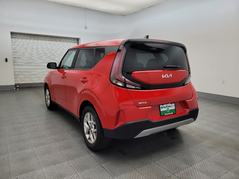 2023 Kia Soul in Glendale, AZ 85301 - 18110768 5