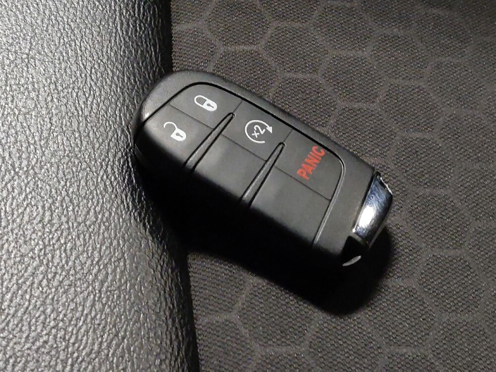 2020 Jeep Compass in Glendale, AZ 85301 - 18110773 32