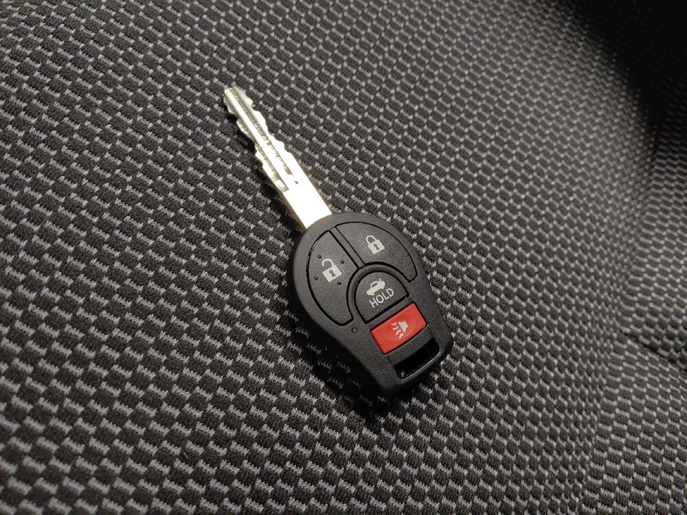 2018 Nissan Versa in Tucson, AZ 85705 - 18110774 32