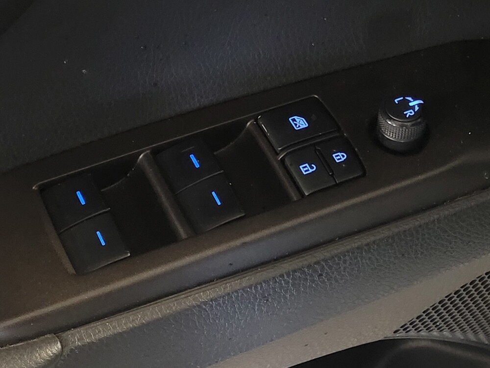 2023 Toyota Camry in Tampa, FL 33612 - 18110775 27