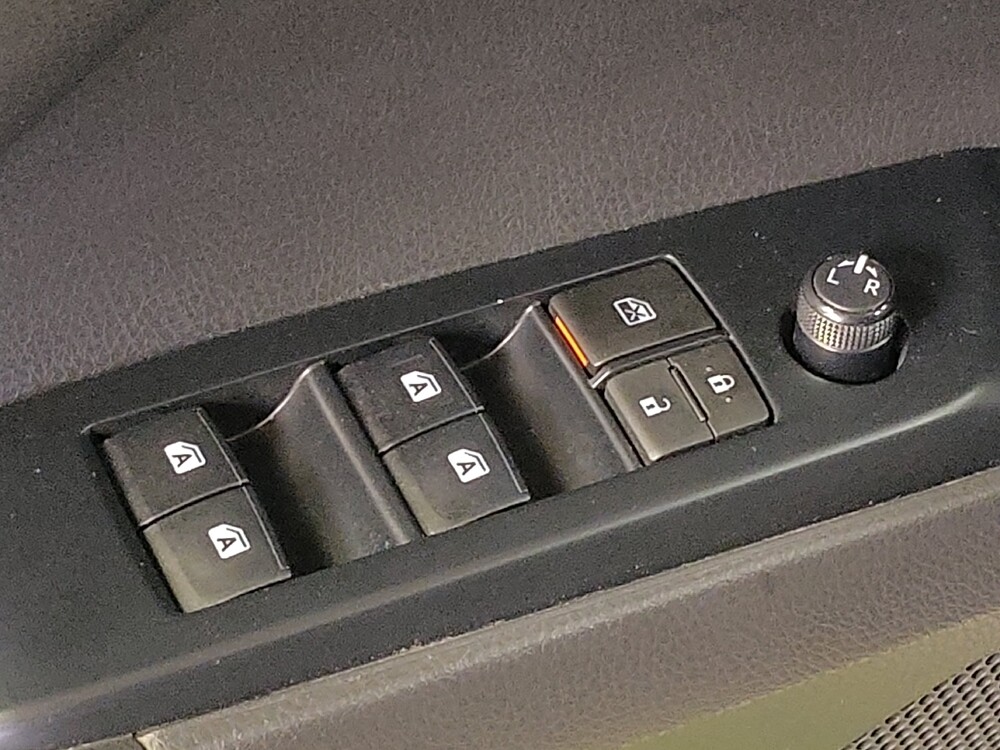 2020 Toyota Camry in Tallahassee, FL 32304 - 18110776 27