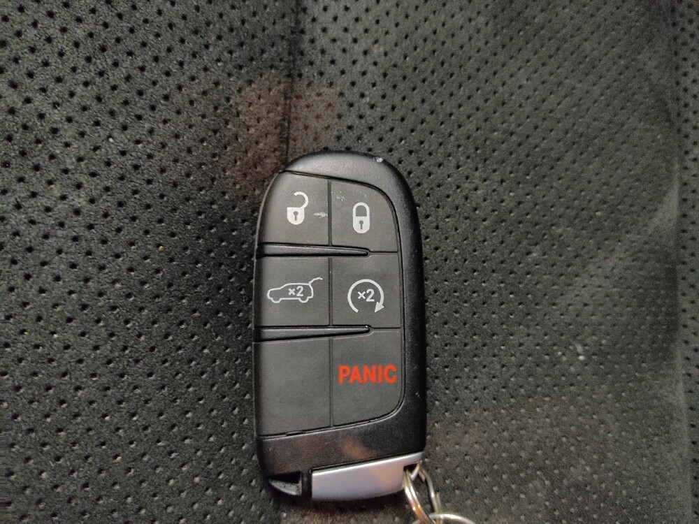 2019 Jeep Grand Cherokee in Tampa, FL 33612 - 18110779 32