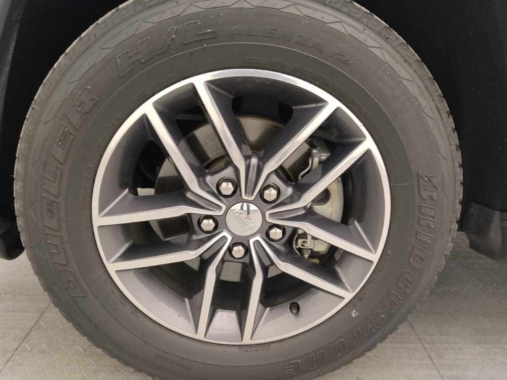 2017 Jeep Grand Cherokee in Tampa, FL 33612 - 18110784 31