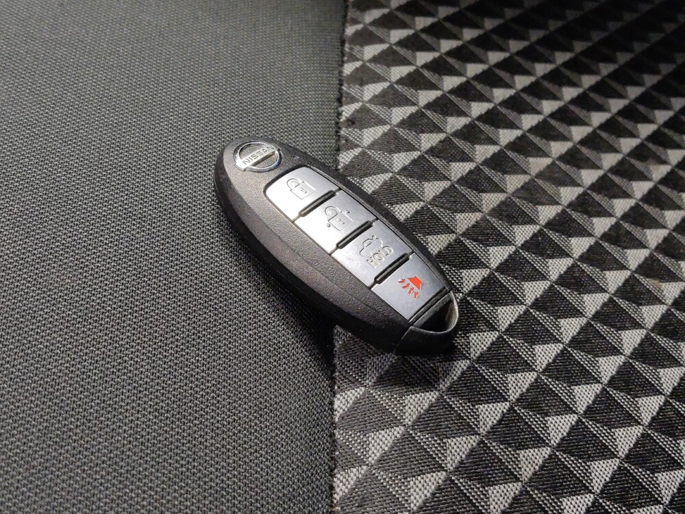 2021 Nissan Versa in Glendale, AZ 85301 - 18110802 32