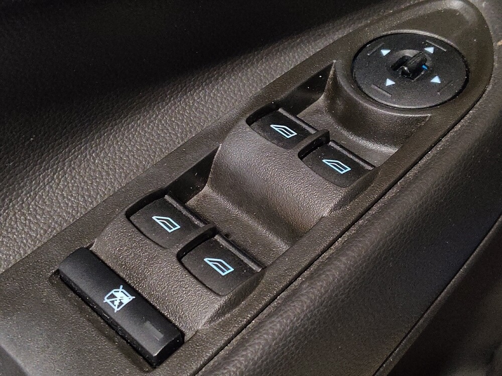 2017 Ford Escape in Jacksonville, FL 32210 - 18110807 27