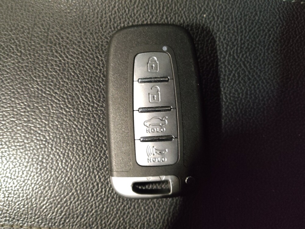 2017 Kia Niro in Raleigh, NC 27604 - 18110809 32