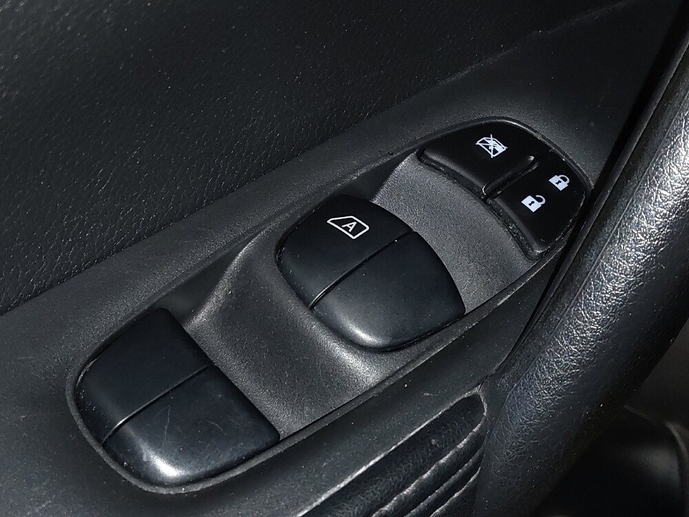 2019 Nissan Rogue Sport in Jacksonville, FL 32210 - 18110810 27