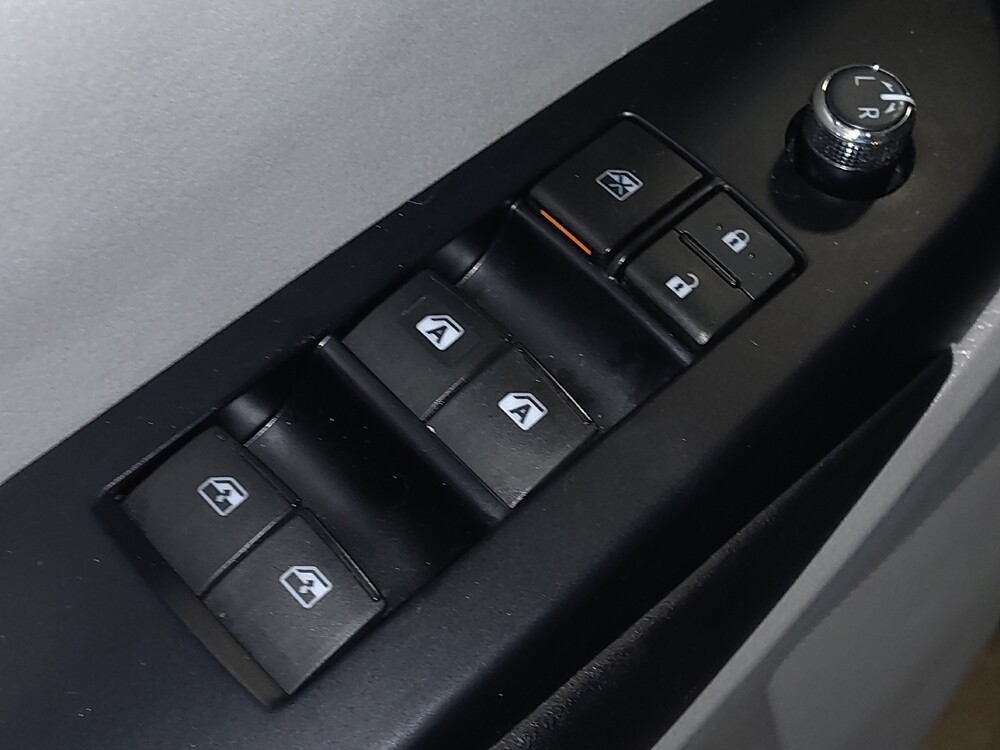 2018 Toyota Highlander in Gainesville, FL 32609 - 18110813 27