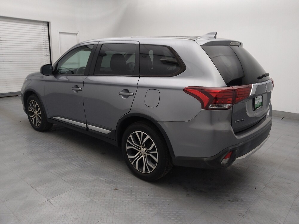 2018 Mitsubishi Outlander in Greenville, SC 29607 - 18110835 3