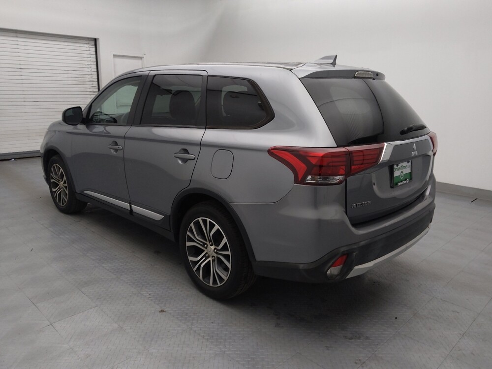 2018 Mitsubishi Outlander in Greenville, SC 29607 - 18110835 5